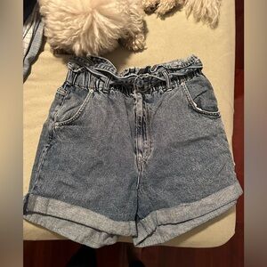 H&M Washed Blue Denim Paperbag Shorts Women’s Size 8 Medium New